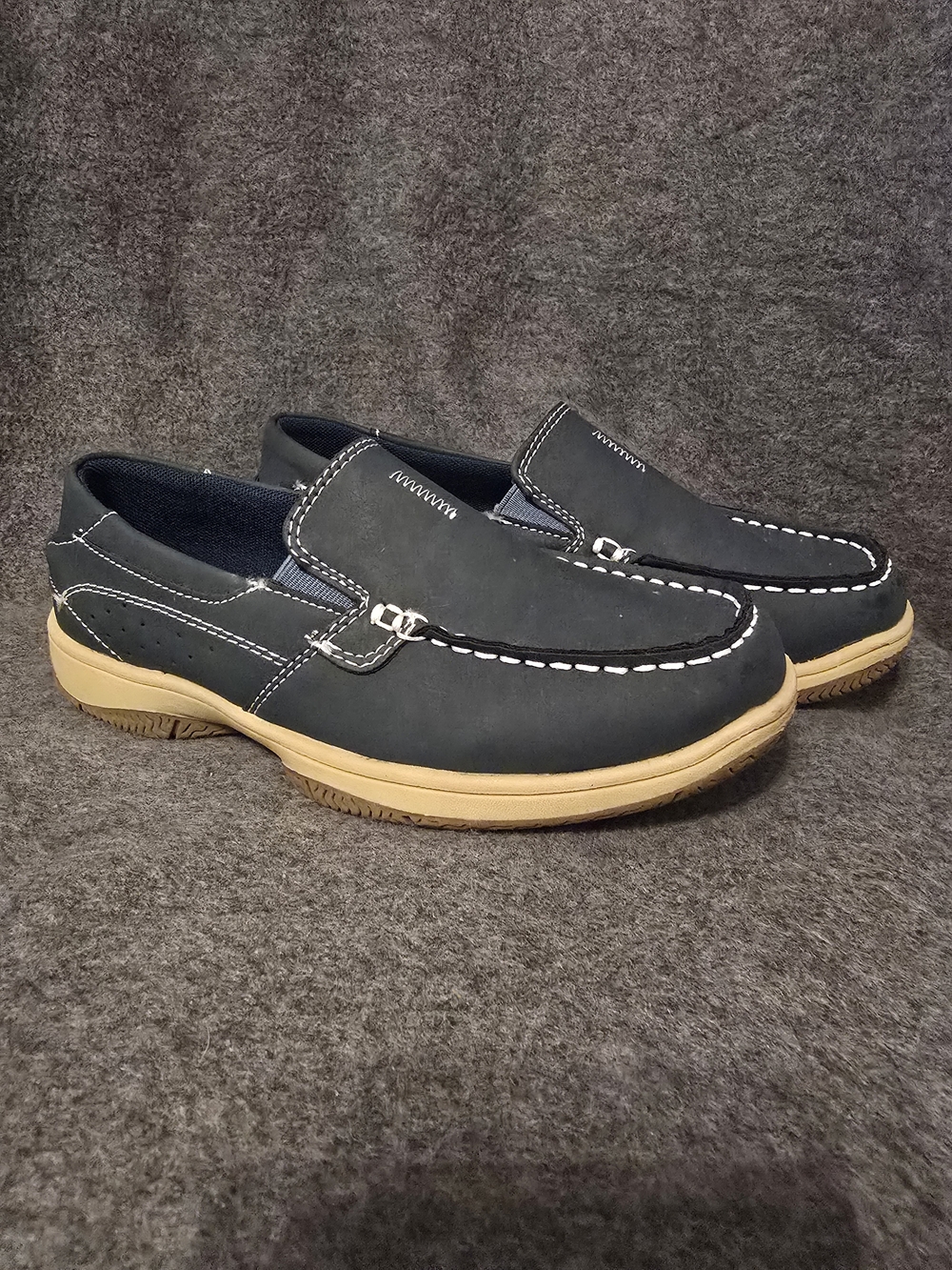 Deer Stags Navy Slip-On Loafers with Tan Outsole Boy's Size 4 NWOT